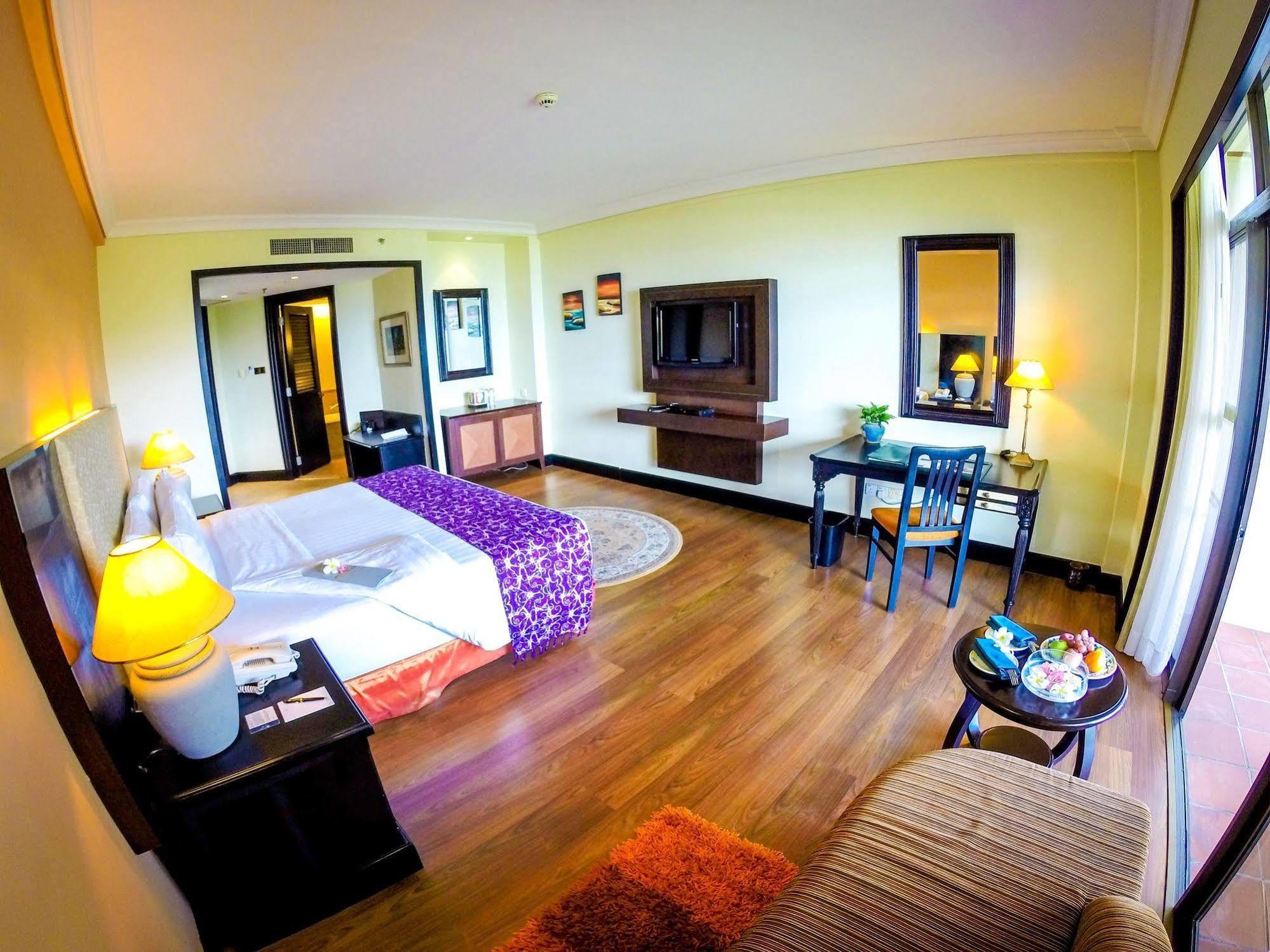 Villa At Nexus Resort & Spa Karambunai Kampong Bikasan Buitenkant foto