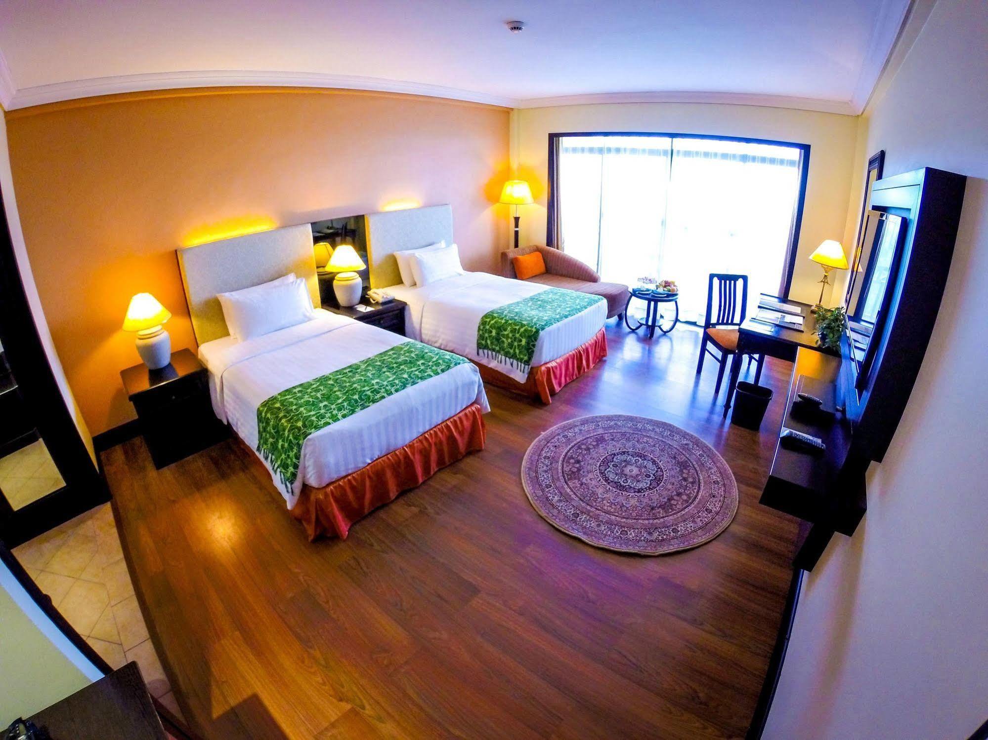 Villa At Nexus Resort & Spa Karambunai Kampong Bikasan Buitenkant foto